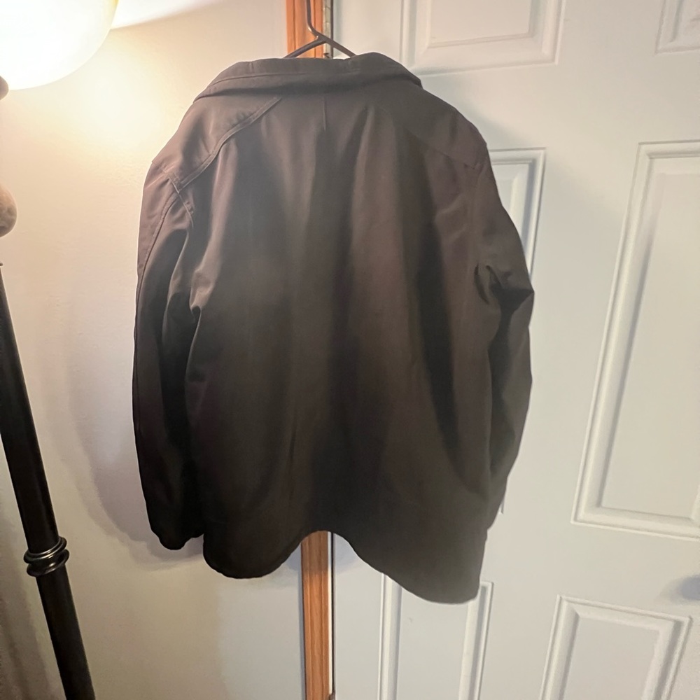 Heavy warm winter coat! - Picture 2 of 4